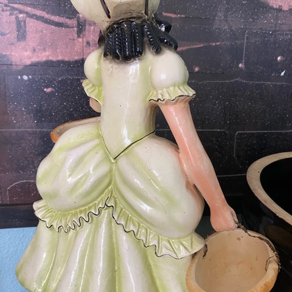 Gorgeous vintage German Plaster Figurine Late 1800’s - Picture 9 of 10